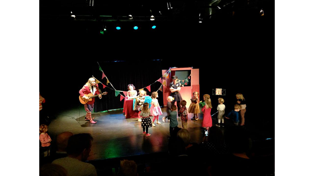Feest! in het Dorpstheater Wormer
